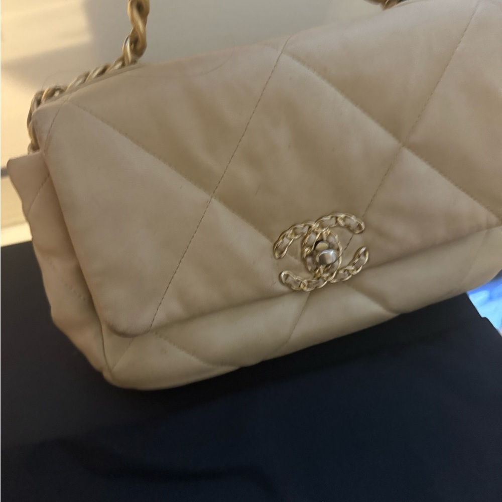 Chanel Cream Quilted Women's Bag Authentic Sold Out !